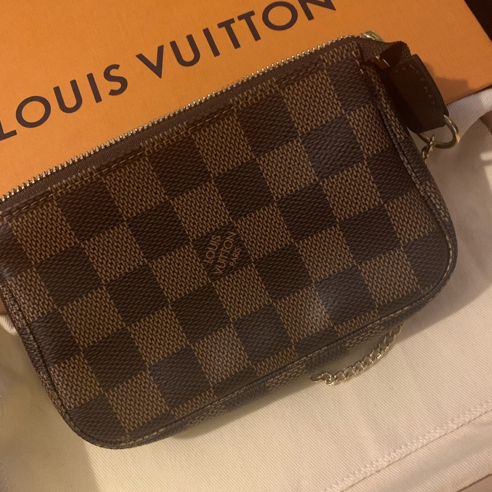 Louis Vuitton Pochette